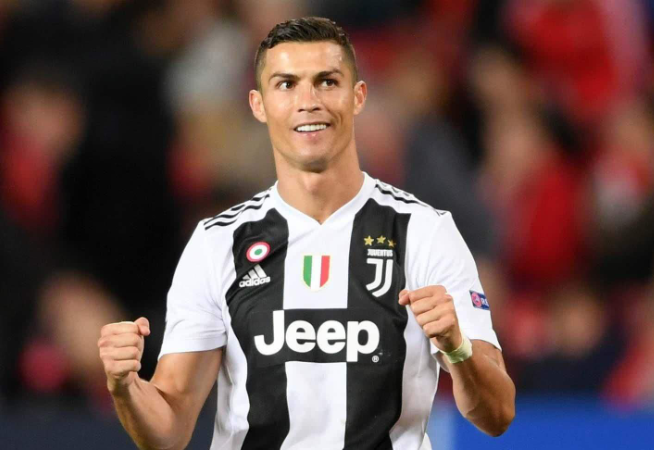 比利亚雷亚尔欧冠六场1平5负排倒数第二，但在西甲暂列第三位（比利亚雷亚尔欧冠6战1平5负居倒数第二，西甲却暂列第三位）