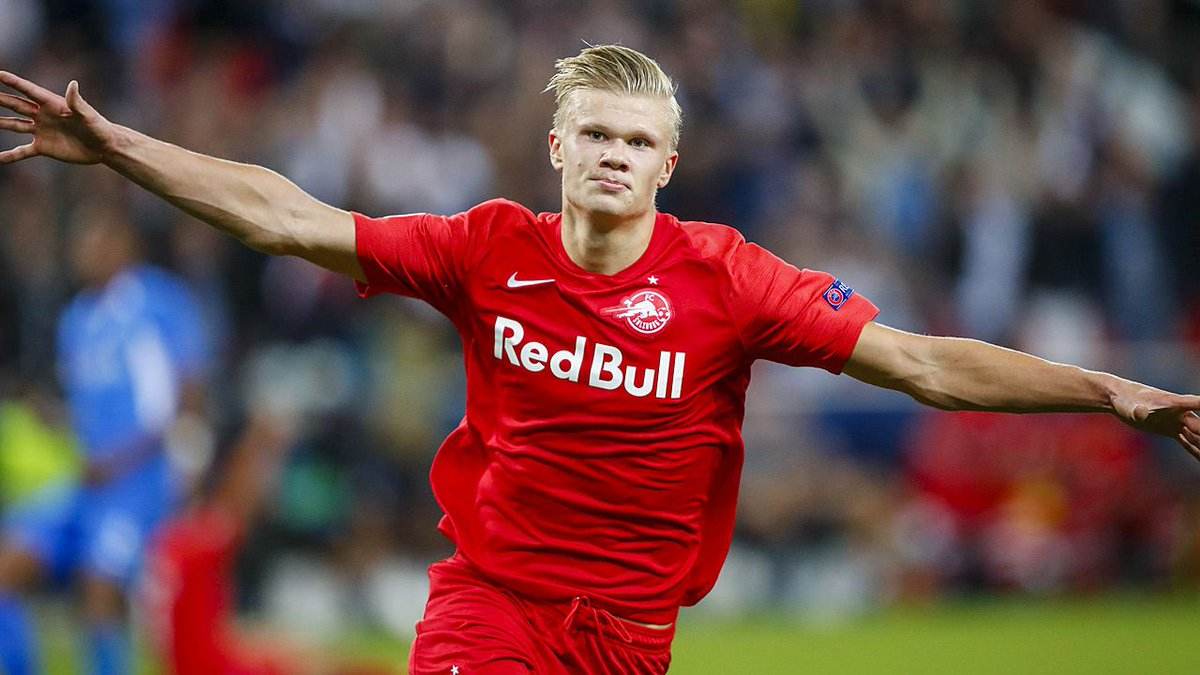 世界杯分组阿根廷好签 梅西超越克洛泽成历史射手王稳了 仅差3球（阿根廷世界杯签运上佳 梅西仅差3球有望超越克洛泽登顶历史射手王）