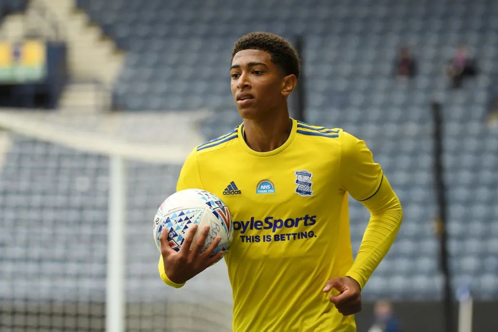 葡媒：C罗姐姐涉嫌税务欺诈被查，疑似出售C罗仿冒签名球衣（葡媒称：C罗姐姐因涉税欺诈接受调查，疑售卖C罗仿冒签名球衣）