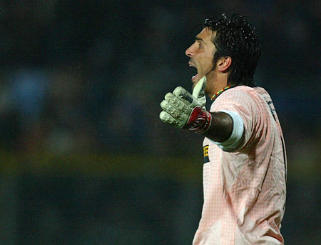 古蒂：阿隆索是最好的教练，他受到了不公平对待（古蒂力挺阿隆索：最佳主帅却遭不公对待）