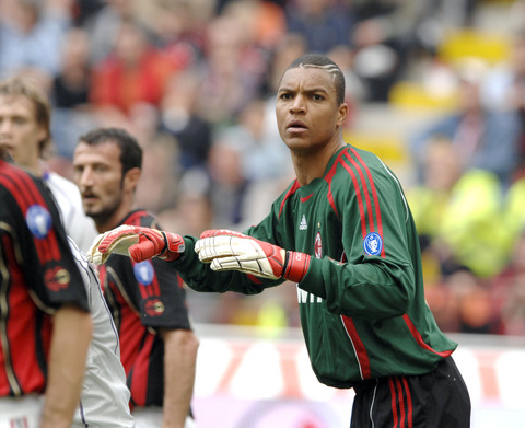 歧视成都的杜康酒主播系试用期，河南足协人士称成都球迷先骂人（杜康酒涉歧视成都主播为试用期员工，河南足协人士称成都球迷先开骂）