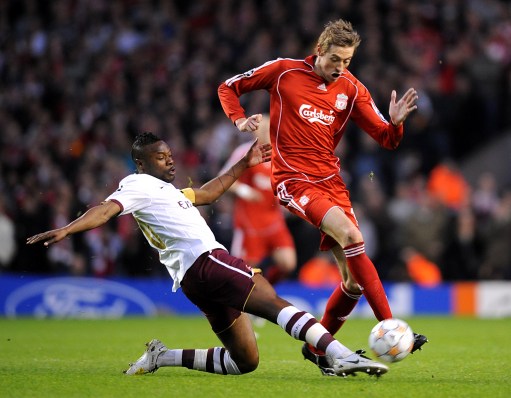 荷媒：拜仁今天将派球探考察里德，评估是否正式联系费耶诺德（荷媒称拜仁今日派球探考察里德，评估是否与费耶诺德正式接洽）