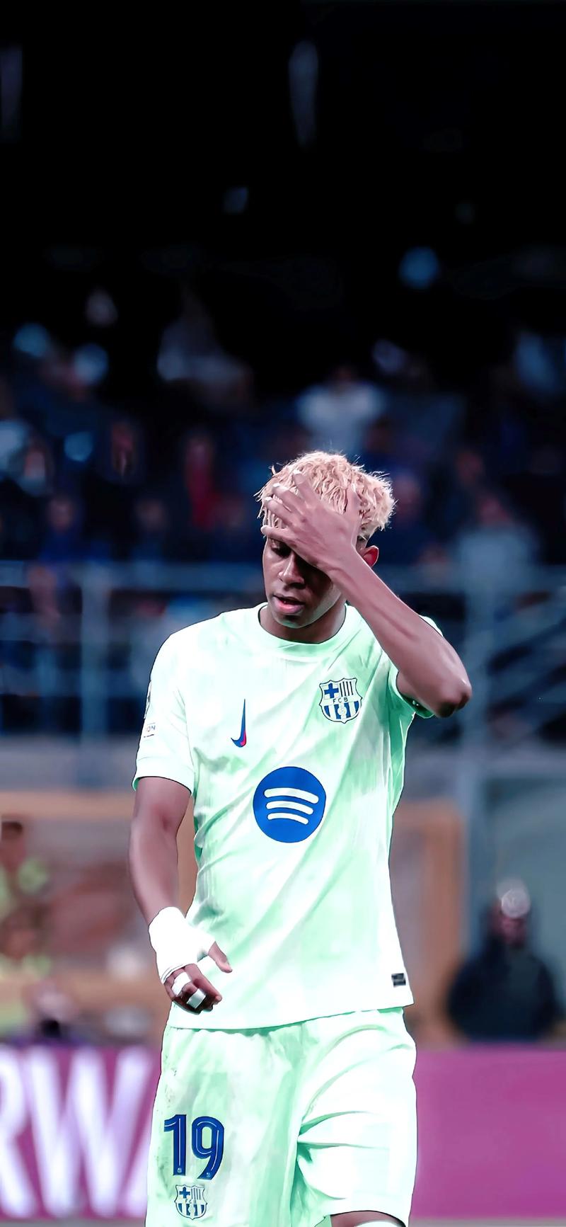 官方：哥伦比亚与澳大利亚的友谊赛将推迟半个小时开球（官方宣布：哥伦比亚对阵澳大利亚的友谊赛开球时间顺延半小时）