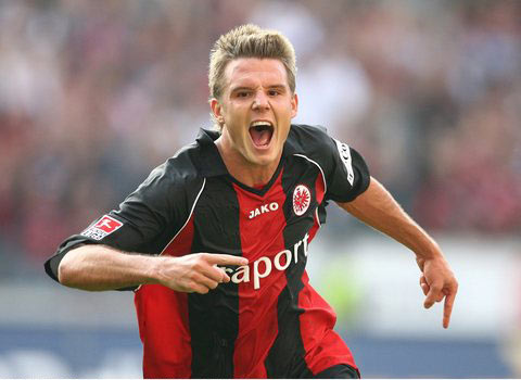 国王杯赛后一瘸一拐离场，安东尼：大家放心，我有时间恢复（国王杯赛后步履蹒跚退场，安东尼：别担心，恢复时间充足）