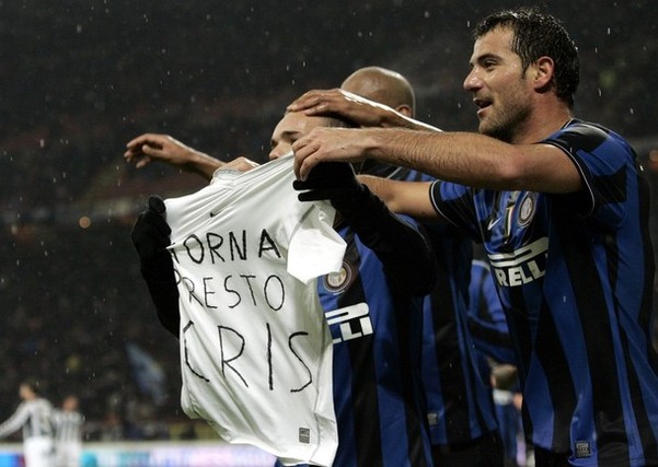 梅西球迷庆祝三周年，期待世界杯新梗（梅西球迷三周年同庆，盼世界杯再出新梗）