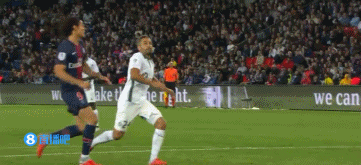 篮球湖人全队配合默契提升（湖人全队配合日益默契）