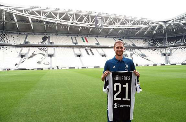 詹俊：若不是裤袜神勇皇马会输更多；维尔茨目前更适合在边路（詹俊：若非库尔图瓦屡献神扑，皇马恐遭更大失利；维尔茨当下更适合踢边路）