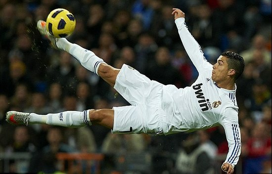 西媒：尤文、法兰克福以及斯图加特询价皇社中场苏契奇（西班牙媒体：尤文图斯、法兰克福与斯图加特已询问皇社中场苏契奇的报价）