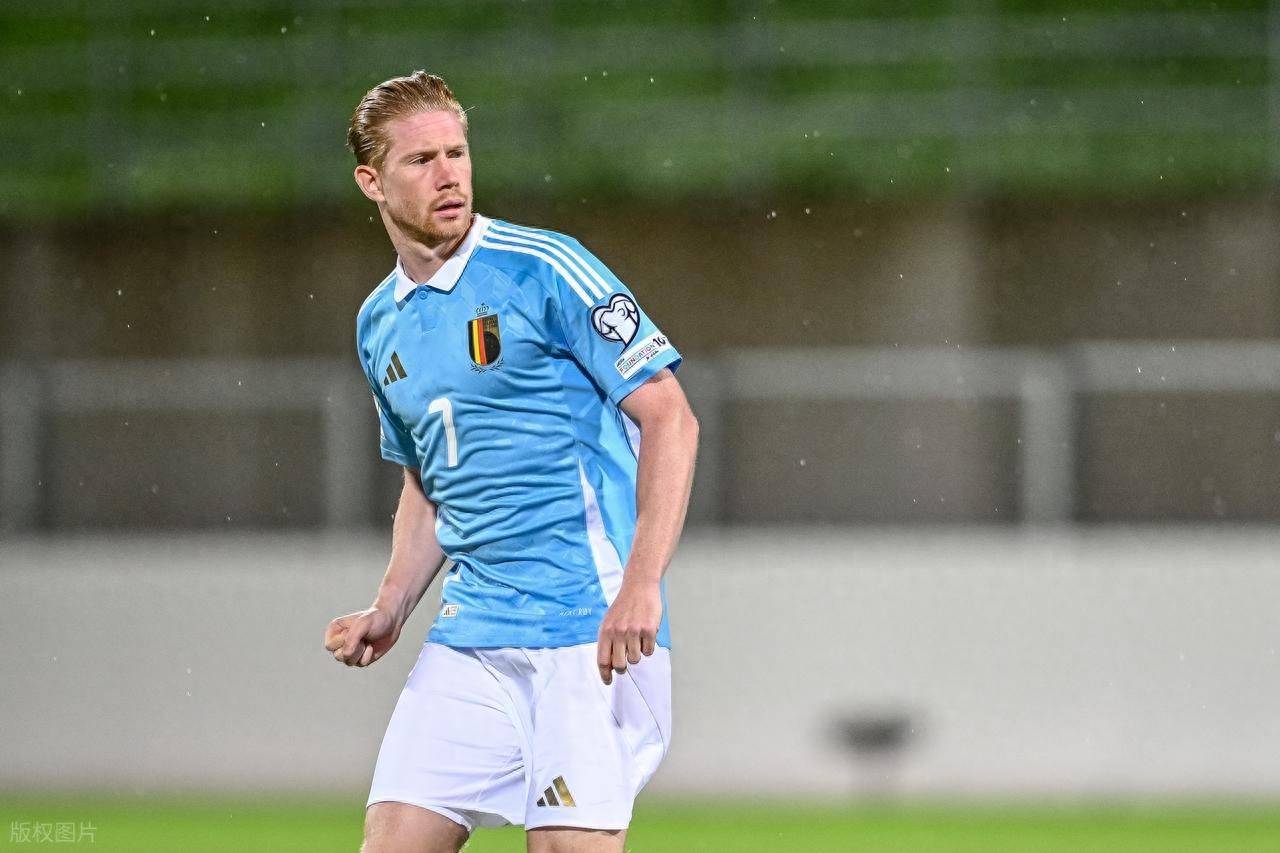 英媒：吉达国民想世界杯后签维尼修斯，准备开5年10亿欧薪水（英媒：吉达国民计划在世界杯后签下维尼修斯，拟奉上5年总薪10亿欧合同）