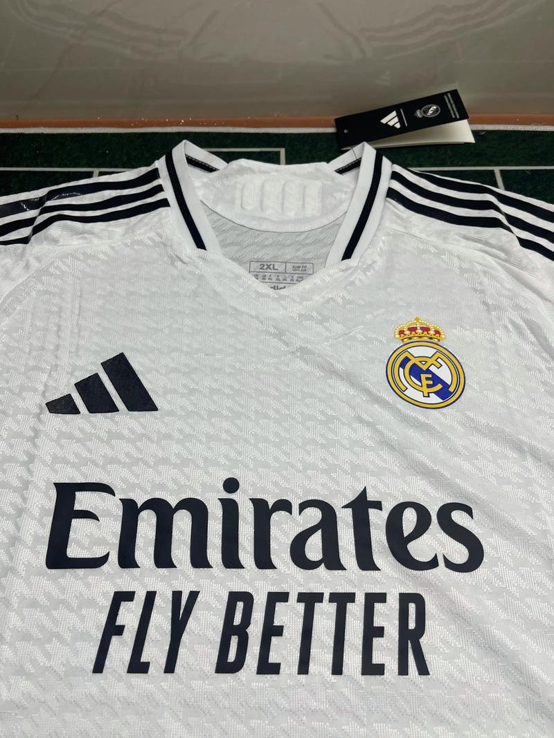 霍华德招募字母哥搭档东詹：别带伤强撑上场，湖人需要你（霍华德邀字母哥联手东詹；劝詹皇别带伤硬拼，湖人更需要你）