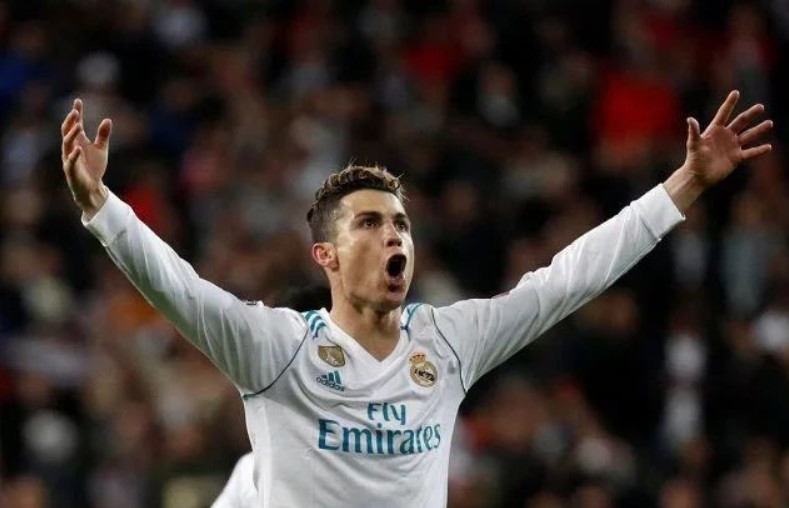 足球这项运动陪伴了我整个初高中，今天我十八岁了，...（十八岁这天，回望与足球同行的初高中岁月）