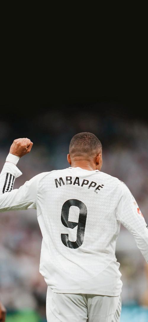 中超转会市场：广州队签下外援,（广州队完成外援签约：中超转会新进展）