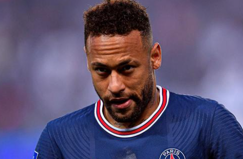 森保一：早上我会双手合十心怀感恩，有时我不换衣服保持好运（森保一：清晨合十心存感激，偶尔不换衣服延续好运）