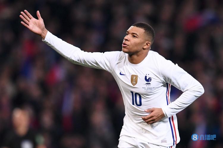 建队基石！武磊、颜骏凌等7人随海港四夺中超冠军（海港四夺中超冠军，武磊、颜骏凌等7人成队中流砥柱）